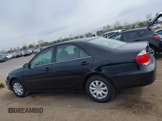 2005 Toyota Camry STD z VIN 4T1BE32K65U383111, wystawiony jako IAAI lot #41735806 z przebiegiem 115 285 mil mil oraz . Historia ofert i sprzedaży dostępna na DreamBid. Obrazek 14.