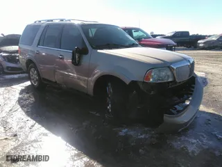 2005 Lincoln Navigator Luxury with VIN 5LMFU27505LJ13912, listed as a IAAI auction lot 41539095 with 1 mi miles. Bid and sale history available at carsss.com. Image 1.