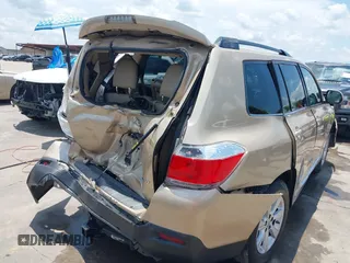 2011 Toyota Highlander z VIN 5TDBK3EH2BS042799, wystawiony jako IAAI lot #39900598 z przebiegiem 232 331 mil mil oraz . Historia ofert i sprzedaży dostępna na DreamBid. Obrazek 18.