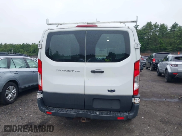 2015 Ford Transit Cargo с VIN 1FTNR1ZM9FKA14516, выставлен на аукционе IAAI как лот 42439179 с пробегом 187 947 миль миль и . История ставок и продаж доступна на DreamBid. Изображение 16.
