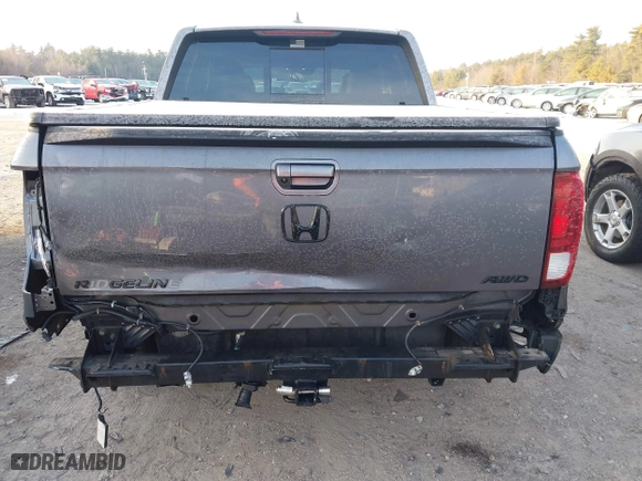 2020 Honda Ridgeline RTL-E with VIN 5FPYK3F70LB008292, listed as a IAAI auction lot 41357744 with 81,961 mi miles. Bid and sale history available at carsss.com. Image 6.