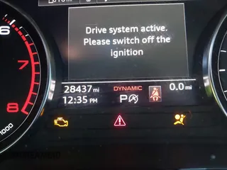 2024 Audi Q5 S line Premium z VIN WA1GAAFY8R2072137, wystawiony jako IAAI lot #41993895 z przebiegiem 28 437 mil mil oraz . Historia ofert i sprzedaży dostępna na DreamBid. Obrazek 15.