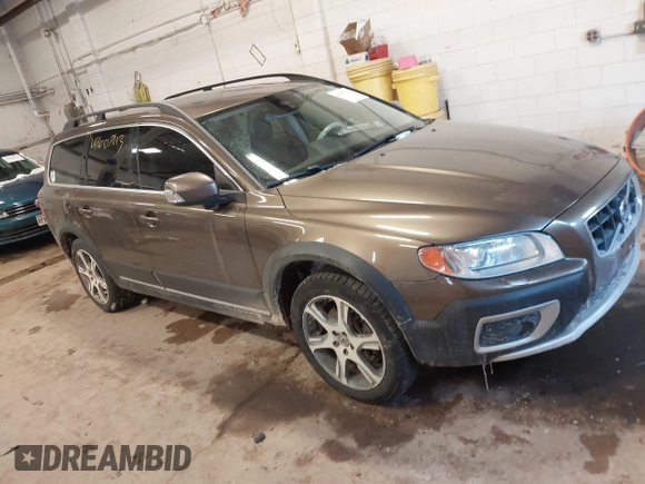 2013 Volvo XC70 T6 with VIN YV4902BZ3D1160451, listed as a IAAI auction lot 41607113 with 212,568 mi miles and . Bid and sale history available at DreamBid. Image 1.