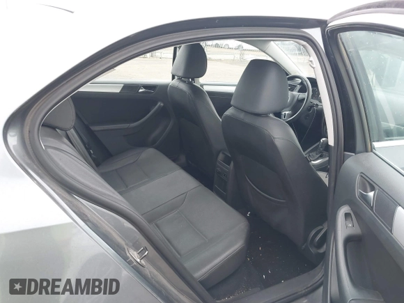 2011 Volkswagen Jetta SEL с VIN 3VWLZ7AJ9BM379578, выставлен на аукционе IAAI как лот 41720298 с пробегом 182 622 миль миль и . История ставок и продаж доступна на DreamBid. Изображение 8.