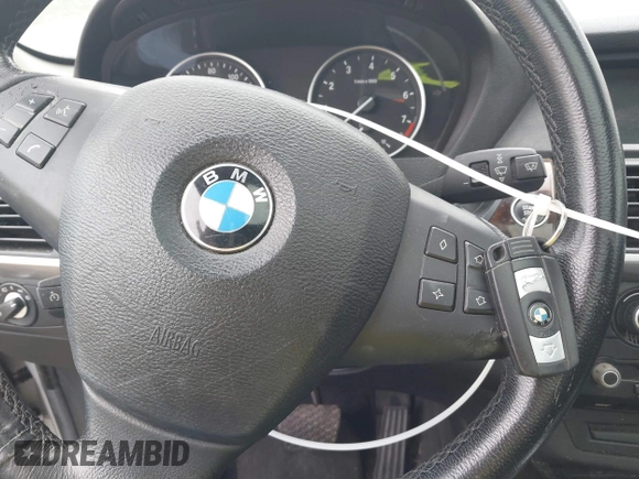 2008 BMW X5 3.0si z VIN 5UXFE43518L036315, wystawiony jako IAAI lot #42424578 z przebiegiem 130 744 mil mil oraz . Historia ofert i sprzedaży dostępna na DreamBid. Obrazek 11.