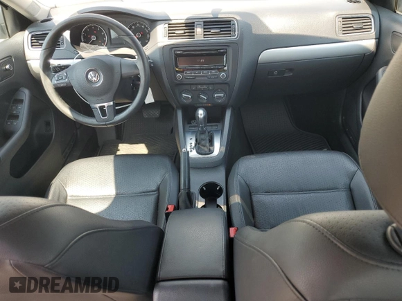2013 Volkswagen Jetta SE with VIN 3VWDP7AJ6DM444111, listed as a Copart auction lot 60243665 with 47,005 mi miles and Salvage title. Bid and sale history available at DreamBid. Image 8.