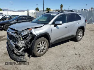 2020 Toyota RAV4 XLE Premium with VIN 2T3C1RFV4LW079612, listed as a Copart auction lot 47587375 with 40,218 mi miles and Salvage Title. Bid and sale history available at carsss.com. Image 1.