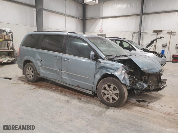 2010 Chrysler Town & Country Touring with VIN 2A4RR5D11AR308535, listed as a Copart auction lot 43638615 with NaN miles and Clean Title. Bid and sale history available at carsss.com. Image 4.