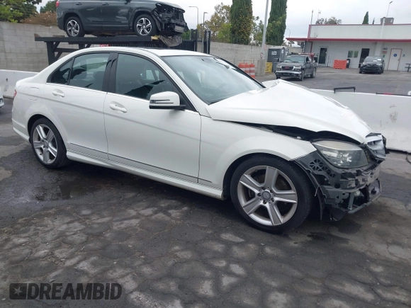 2011 Mercedes-Benz C 300 Sport с VIN WDDGF5EBXBR146530, выставлен на аукционе IAAI как лот 40389541 с пробегом 108 831 миль миль и . История ставок и продаж доступна на DreamBid. Изображение 13.