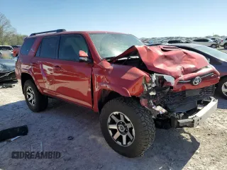 2022 Toyota 4Runner TRD Off Road Premium z VIN JTERU5JR2N6079466, wystawiony jako Copart lot #53204395 z przebiegiem 50 456 mil mil oraz Szkoda całkowita • Salvage title. Historia ofert i sprzedaży dostępna na DreamBid. Obrazek 4.