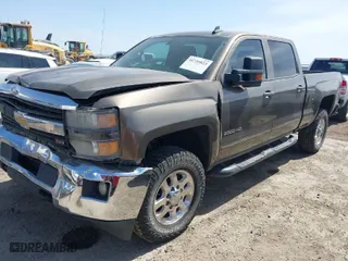 2015 Chevrolet Silverado 2500HD LT with VIN 1GC1KVEG5FF557414, listed as a IAAI auction lot 41735823 with 271,919 mi miles. Bid and sale history available at carsss.com. Image 2.