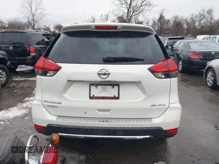 2017 Nissan Rogue SL with VIN 5N1AT2MV8HC830938, listed as a IAAI auction lot 41337476 with 117,940 mi miles. Bid and sale history available at carsss.com. Image 16.