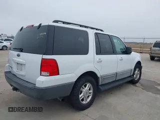 2005 Ford Expedition Special Service with VIN 1FMPU15545LA64623, listed as a IAAI auction lot 41430546 with 310,359 mi miles. Bid and sale history available at carsss.com. Image 4.
