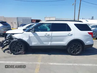 2017 Ford Explorer XLT с VIN 1FM5K7D84HGB40270, выставлен на аукционе IAAI как лот 42309347 с пробегом 115 113 миль миль и . История ставок и продаж доступна на DreamBid. Изображение 15.