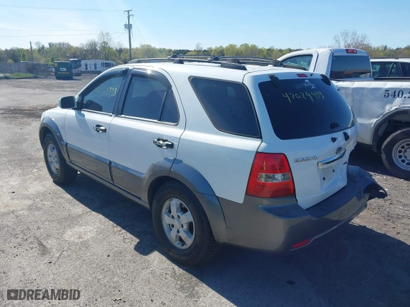 2007 Kia Sorento EX with VIN KNDJC736575664988, listed as a IAAI auction lot 42029443 with 210,971 mi miles. Bid and sale history available at carsss.com. Image 3.