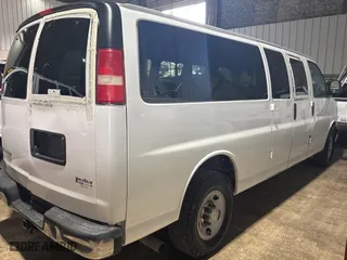 2016 Chevrolet Express Passenger LT with VIN 1GAZGPFG7G1298317, listed as a Copart auction lot 83054974 with 160,497 mi miles and Clean Title. Bid and sale history available at carsss.com. Image 4.