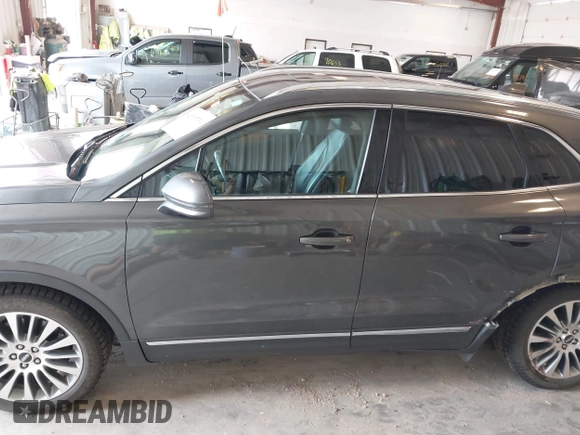 2018 Lincoln MKC Reserve with VIN 5LMCJ3D96JUL14629, listed as a IAAI auction lot 42595730 with 89,587 mi miles and . Bid and sale history available at DreamBid. Image 14.