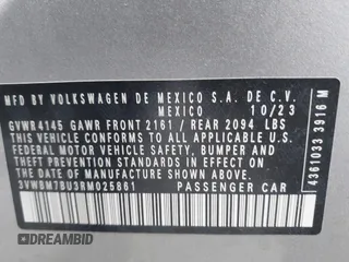 2024 Volkswagen Jetta Sport z VIN 3VWBM7BU3RM025861, wystawiony jako IAAI lot #41571284 z przebiegiem 9 990 mil mil oraz . Historia ofert i sprzedaży dostępna na DreamBid. Obrazek 9.
