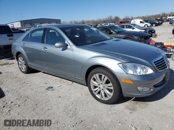 2009 Mercedes-Benz S 550 z VIN WDDNG86X09A245849, wystawiony jako Copart lot #49927115 z przebiegiem 87 093 mil mil oraz Czysty tytuł • Clean title. Historia ofert i sprzedaży dostępna na DreamBid. Obrazek 4.