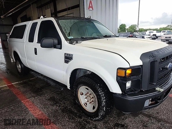 2008 Ford F-250 XL z VIN 1FTNX20568ED56668, wystawiony jako IAAI lot #42536918 z przebiegiem 84 920 mil mil oraz . Historia ofert i sprzedaży dostępna na DreamBid. Obrazek 25.