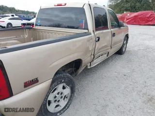 2006 Chevrolet Silverado 1500 LT1 with VIN 2GCEC13T161155954, listed as a IAAI auction lot 41643598 with 222,321 mi miles. Bid and sale history available at carsss.com. Image 6.