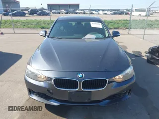 2013 BMW 3 Series 328i xDrive z VIN WBA3B5C52DF138926, wystawiony jako IAAI lot #42256316 z przebiegiem 158 240 mil mil oraz . Historia ofert i sprzedaży dostępna na DreamBid. Obrazek 12.
