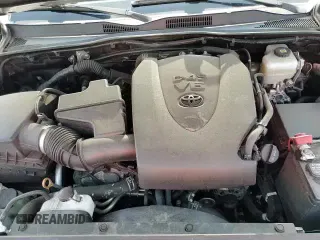 2021 Toyota Tacoma SR with VIN 3TYCZ5AN2MT010692, listed as a Copart auction lot 69669825 with 68,106 mi miles and Salvage title. Bid and sale history available at DreamBid. Image 14.