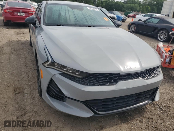 2022 Kia K5 GT-Line z VIN 5XXG64J2XNG149610, wystawiony jako Copart lot #55333245 z przebiegiem Nie podano mil oraz Szkoda całkowita • Salvage title. Historia ofert i sprzedaży dostępna na DreamBid. Obrazek 5.