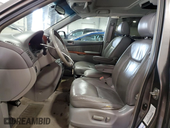 2004 Toyota Sienna XLE with VIN 5TDZA22CX4S144066, listed as a Copart auction lot 51097185 with 178,440 mi miles and Salvage Title. Bid and sale history available at carsss.com. Image 7.