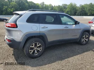2015 Jeep Cherokee Trailhawk z VIN 1C4PJMBS5FW778852, wystawiony jako Copart lot #59107555 z przebiegiem Nie podano mil oraz Czysty tytuł • Clean title. Historia ofert i sprzedaży dostępna na DreamBid. Obrazek 3.