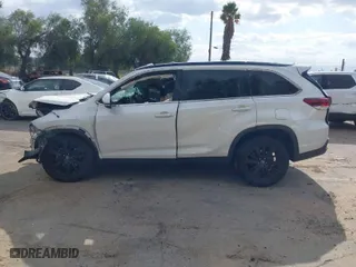 2019 Toyota Highlander SE with VIN 5TDKZRFHXKS308146, listed as a IAAI auction lot 41556837 with 52,555 mi miles. Bid and sale history available at carsss.com. Image 14.