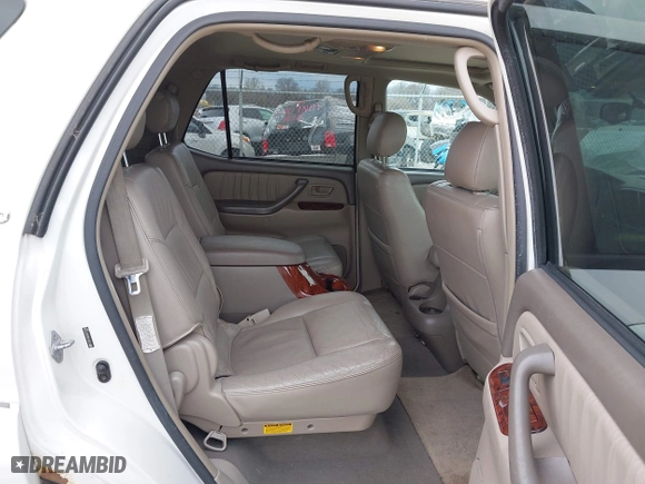 2006 Toyota Sequoia Limited with VIN 5TDBT48A06S275930, listed as a IAAI auction lot 41565423 with 192,993 mi miles. Bid and sale history available at carsss.com. Image 8.