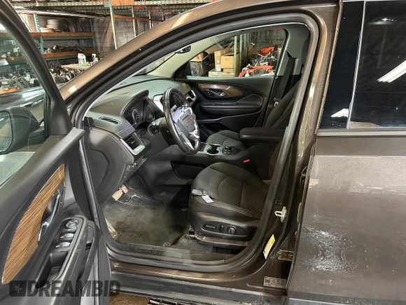 2020 GMC Terrain SLE with VIN 3GKALTEV8LL145266, listed as a Copart auction lot 61656315 with 31,898 mi miles and Salvage title. Bid and sale history available at DreamBid. Image 7.