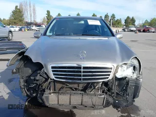 2005 Mercedes-Benz C 230 Kompressor with VIN WDBRF40J25A774109, listed as a IAAI auction lot 42010040 with 39,511 mi miles and . Bid and sale history available at DreamBid. Image 13.