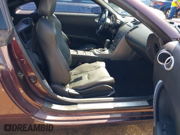 2003 Nissan 350Z Enthusiast with VIN JN1AZ34D53T118124, listed as a IAAI auction lot 42108268 with 226,959 mi miles. Bid and sale history available at carsss.com. Image 5.
