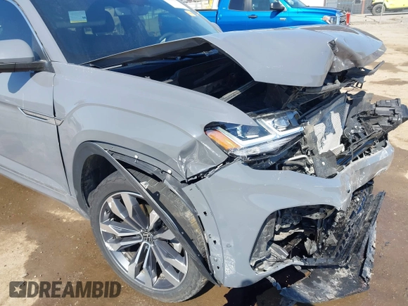 2023 Volkswagen Atlas SEL Premium R-Line с VIN 1V2FE2CA6PC206412, выставлен на аукционе IAAI как лот 41801027 с пробегом 64 898 миль миль и . История ставок и продаж доступна на DreamBid. Изображение 19.