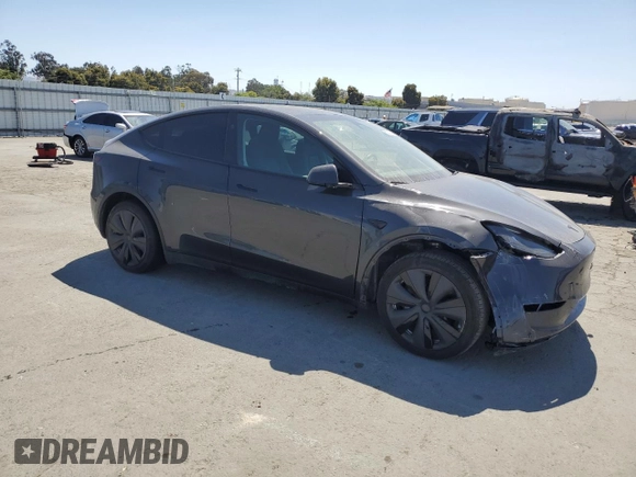 2024 Tesla Model Y z VIN 7SAYGDED7RF050963, wystawiony jako Copart lot #60683895 z przebiegiem 23 100 mil mil oraz Czysty tytuł • Clean title. Historia ofert i sprzedaży dostępna na DreamBid. Obrazek 4.