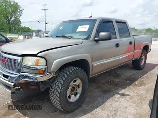2003 GMC Sierra 1500HD SLT z VIN 1GTGK13U93F108499, wystawiony jako IAAI lot #42149012 z przebiegiem 296 775 mil mil oraz . Historia ofert i sprzedaży dostępna na DreamBid. Obrazek 17.