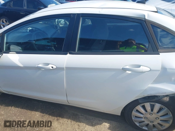 2014 Ford Fiesta S с VIN 3FADP4AJ7EM196217, выставлен на аукционе IAAI как лот 42263196 с пробегом Не указан миль и . История ставок и продаж доступна на DreamBid. Изображение 14.