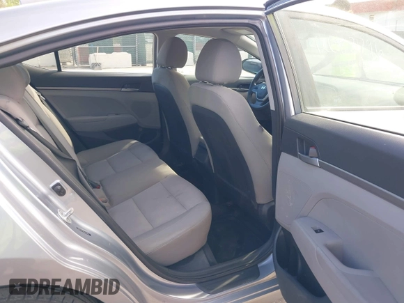 2017 Hyundai Elantra SE z VIN 5NPD74LF9HH112492, wystawiony jako IAAI lot #42083796 z przebiegiem 142 877 mil mil oraz . Historia ofert i sprzedaży dostępna na DreamBid. Obrazek 8.