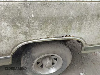 1986 Dodge Trucks z VIN 1B7HD14T7GS103836, wystawiony jako IAAI lot #42086259 z przebiegiem 83 201 mil mil oraz . Historia ofert i sprzedaży dostępna na DreamBid. Obrazek 6.