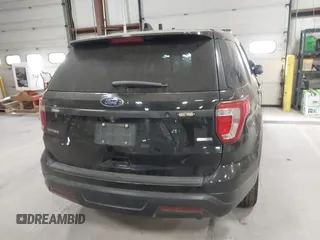 2018 Ford Police Interceptor Utility z VIN 1FM5K8AR5JGB91950, wystawiony jako IAAI lot #41976863 z przebiegiem Nie podano mil oraz . Historia ofert i sprzedaży dostępna na DreamBid. Obrazek 16.