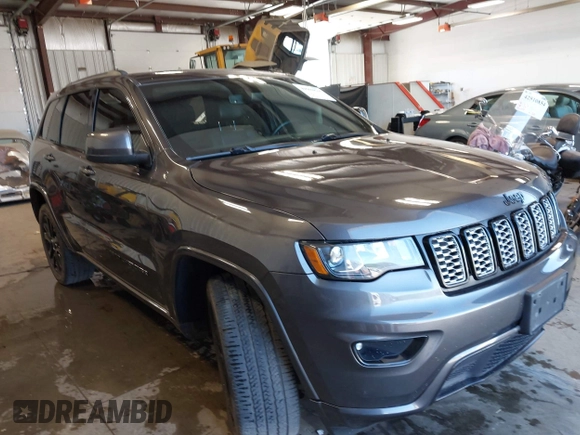 2020 Jeep Grand Cherokee Laredo z VIN 1C4RJFAG9LC325526, wystawiony jako IAAI lot #42609824 z przebiegiem 44 457 mil mil oraz . Historia ofert i sprzedaży dostępna na DreamBid. Obrazek 1.