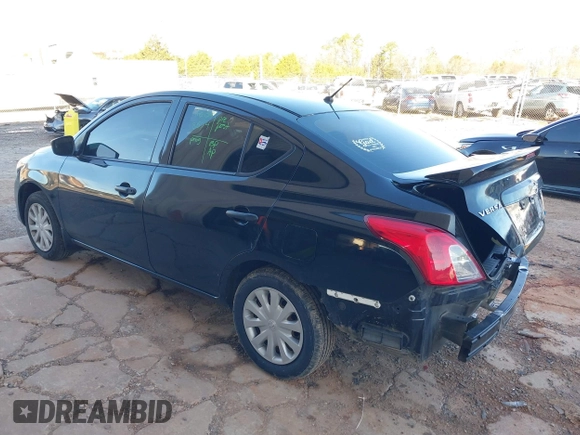 2016 Nissan Versa S z VIN 3N1CN7AP9GL843892, wystawiony jako IAAI lot #41727069 z przebiegiem 130 035 mil mil oraz . Historia ofert i sprzedaży dostępna na DreamBid. Obrazek 3.