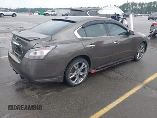 2014 Nissan Maxima S z VIN 1N4AA5AP2EC455230, wystawiony jako IAAI lot #42413381 z przebiegiem 182 766 mil mil oraz . Historia ofert i sprzedaży dostępna na DreamBid. Obrazek 4.