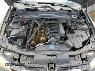 2009 BMW 3 Series 328i z VIN WBAPH57569NM34006, wystawiony jako Copart lot #56855315 z przebiegiem 146 045 mil mil oraz Czysty tytuł • Clean title. Historia ofert i sprzedaży dostępna na DreamBid. Obrazek 11.