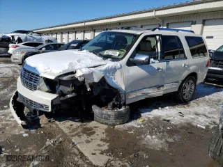 2008 Lincoln Navigator with VIN 5LMFU28548LJ01183, listed as a Copart auction lot 46277525 with 204,331 mi miles and Salvage Title. Bid and sale history available at carsss.com. Image 1.