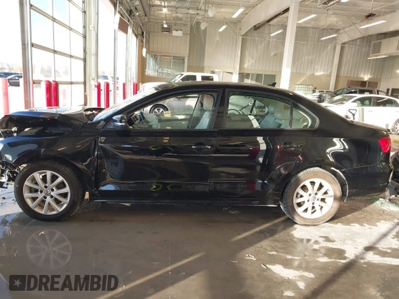 2012 Volkswagen Jetta Sedan SE w/Convenience & Sunroof with VIN 3VWDX7AJ5CM469743, listed as a IAAI auction lot 41028104 with 1 mi miles. Bid and sale history available at carsss.com. Image 15.