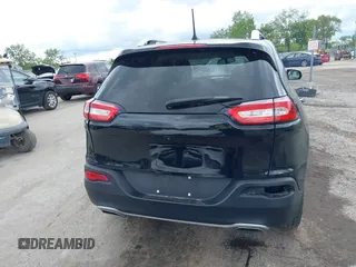 2017 Jeep Cherokee Limited z VIN 1C4PJMDS4HD223760, wystawiony jako IAAI lot #42300398 z przebiegiem 85 981 mil mil oraz . Historia ofert i sprzedaży dostępna na DreamBid. Obrazek 16.