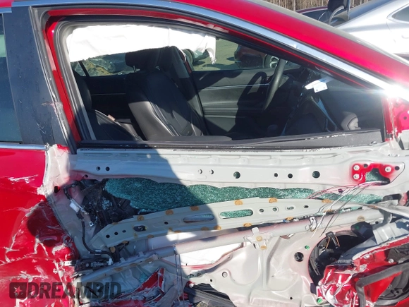 2024 Toyota Camry LE z VIN 4T1R11AK3RU254717, wystawiony jako IAAI lot #41709040 z przebiegiem 11 338 mil mil oraz . Historia ofert i sprzedaży dostępna na DreamBid. Obrazek 18.